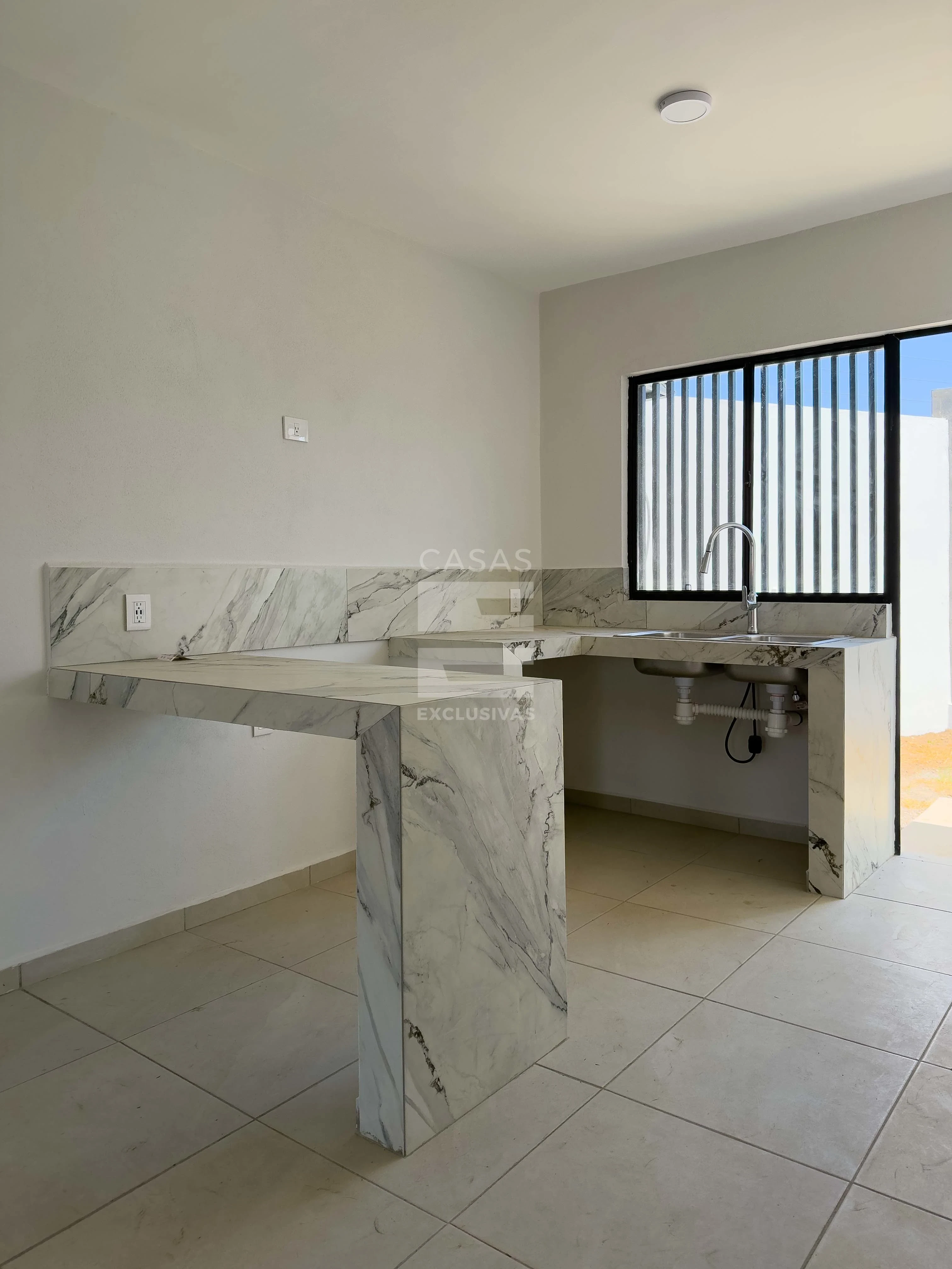 Casa en venta en esquina en Villa de Álvarez, Colima con terreno excedente 3