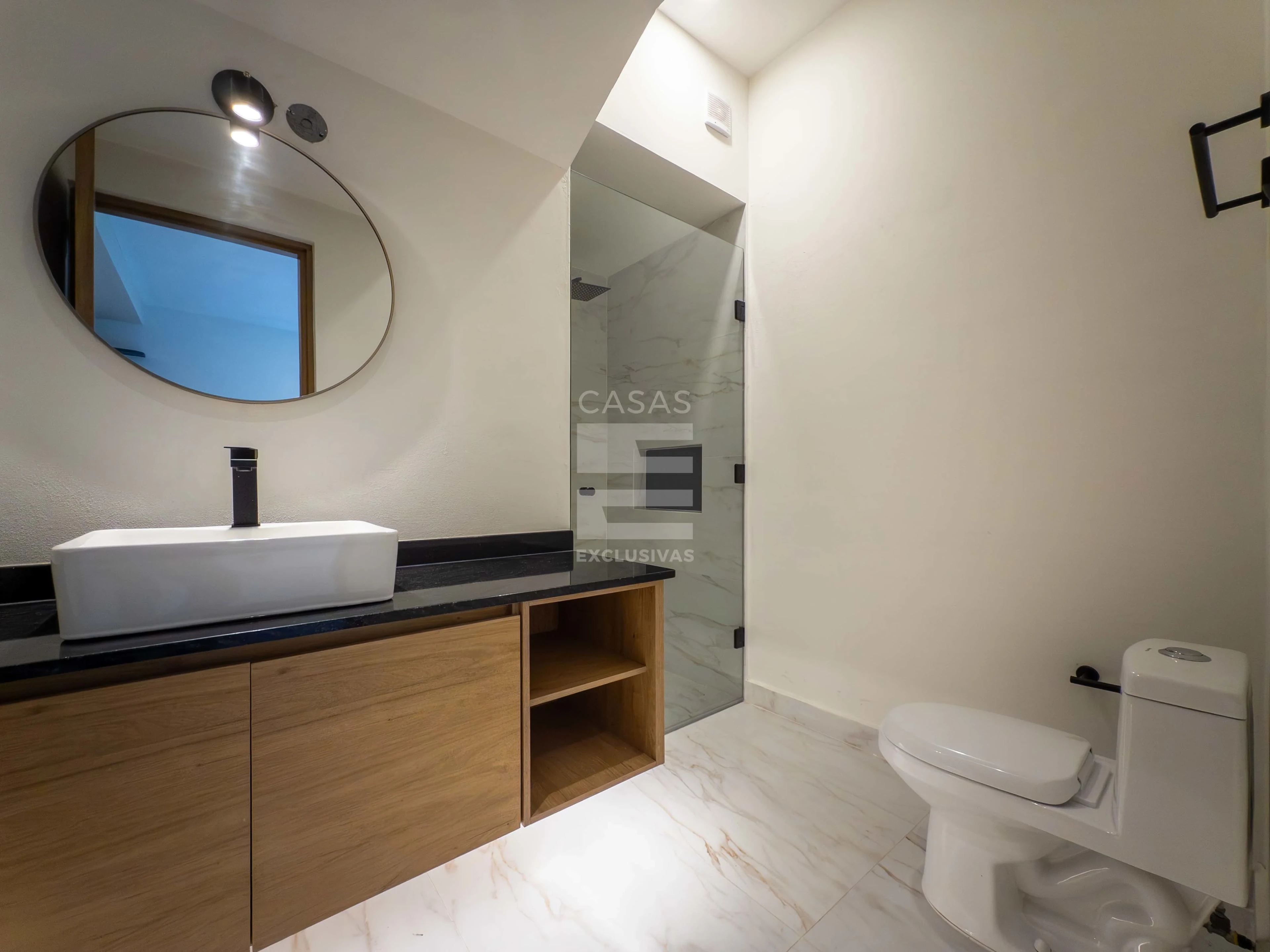 Casa en venta en Zona Norte de Colima dentro de Coto Privado 12