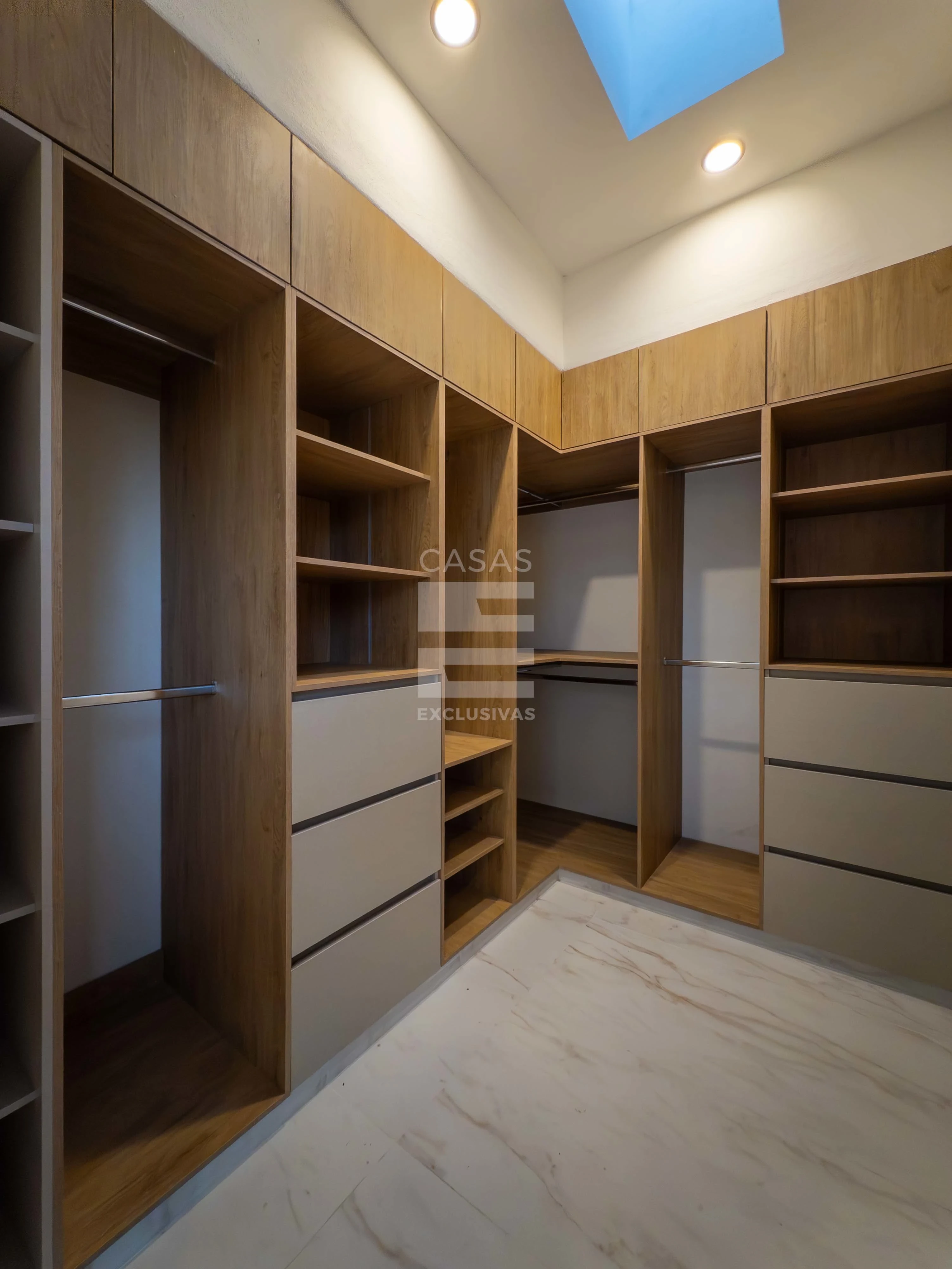 Casa en venta en Zona Norte de Colima dentro de Coto Privado 16