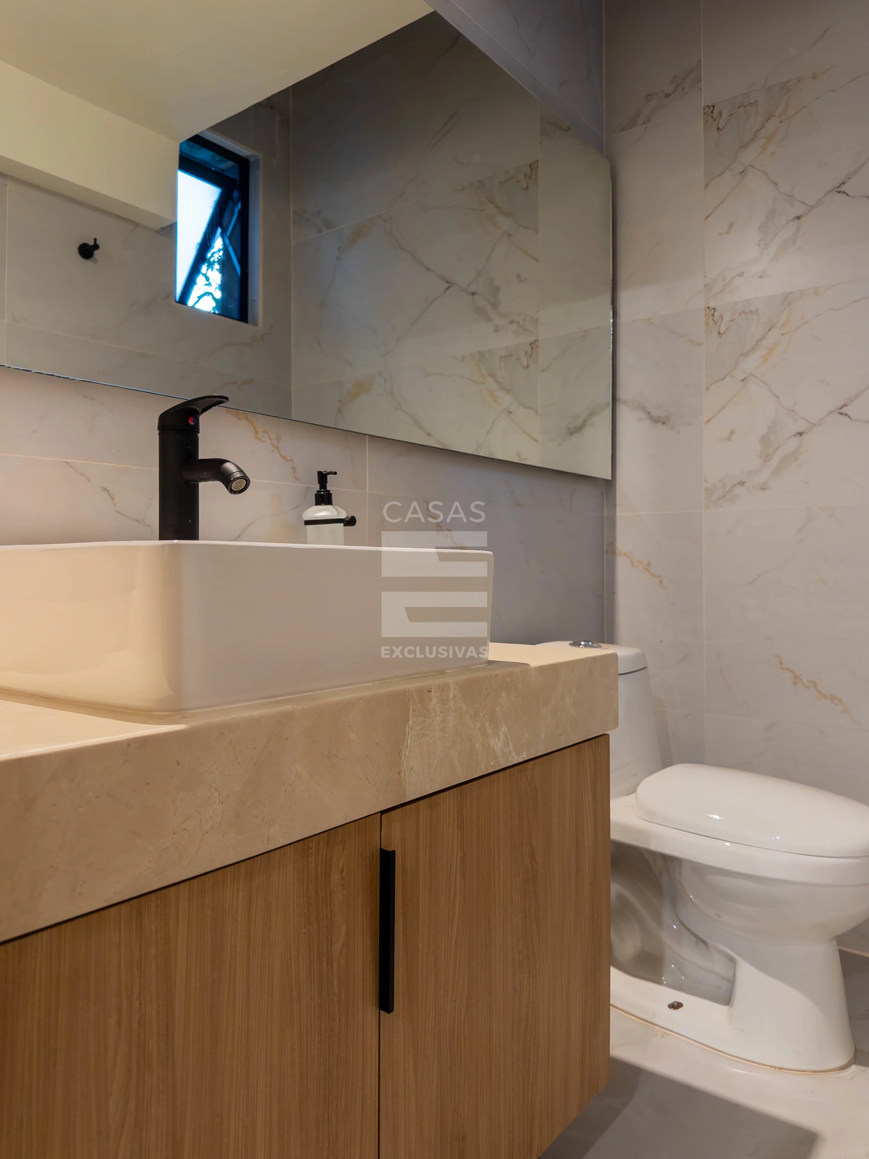 Casa en venta dentro de El Pedregal Residences al norte de Colima 9