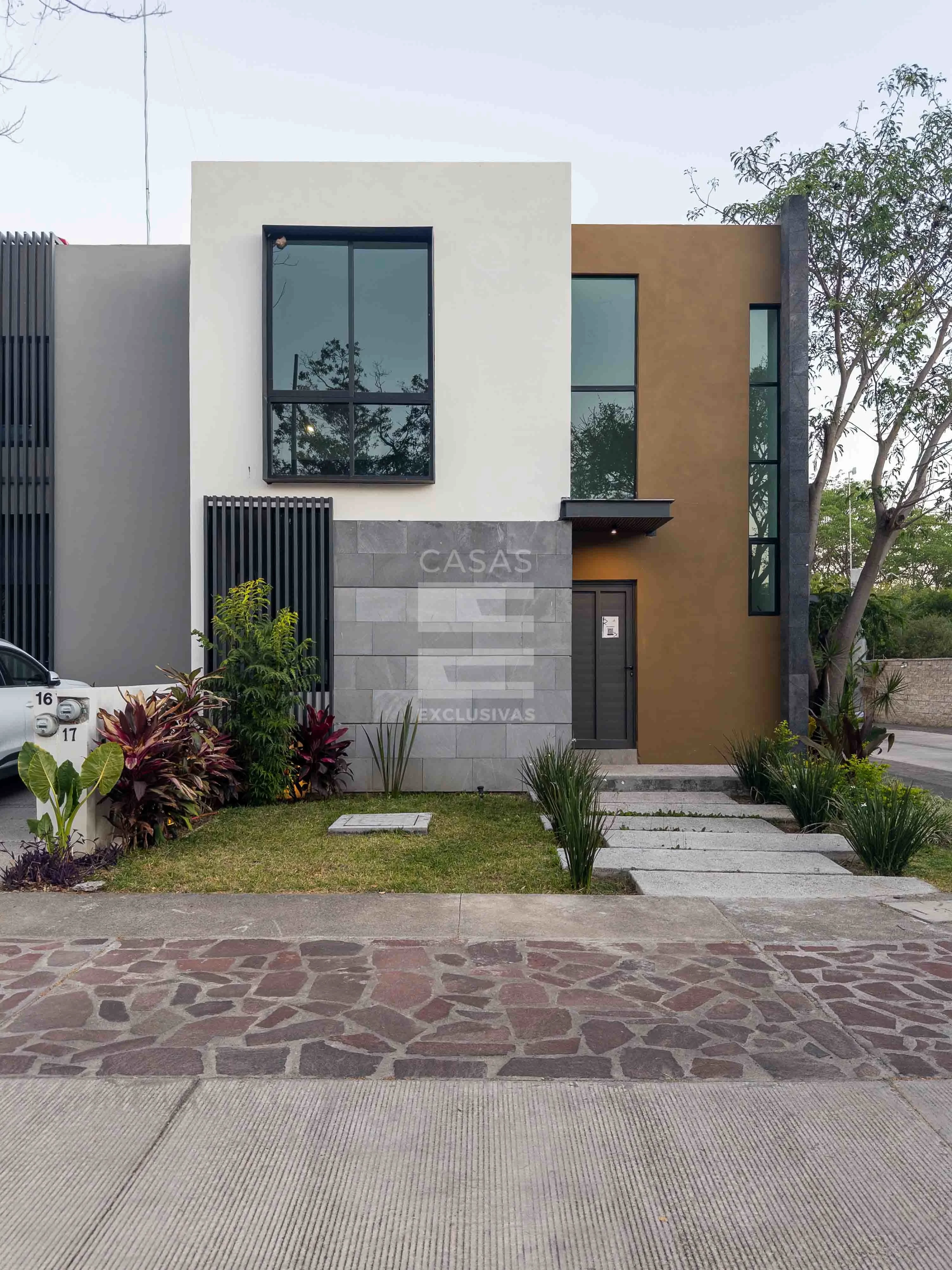 Casa en venta dentro de El Pedregal Residences al norte de Colima 2