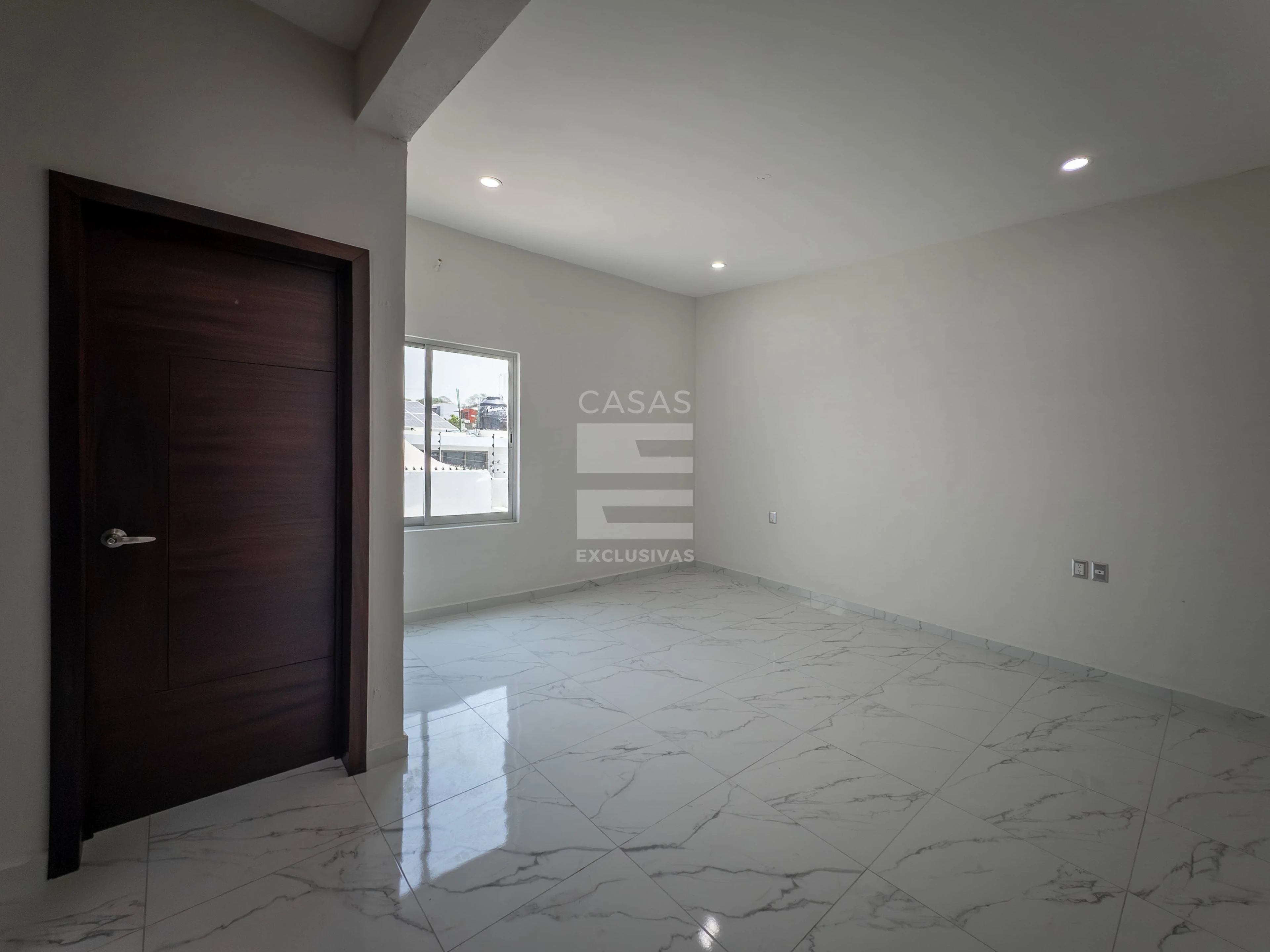 Casa en venta al norte de Colima en zona residencial, a pasos de jardines 15