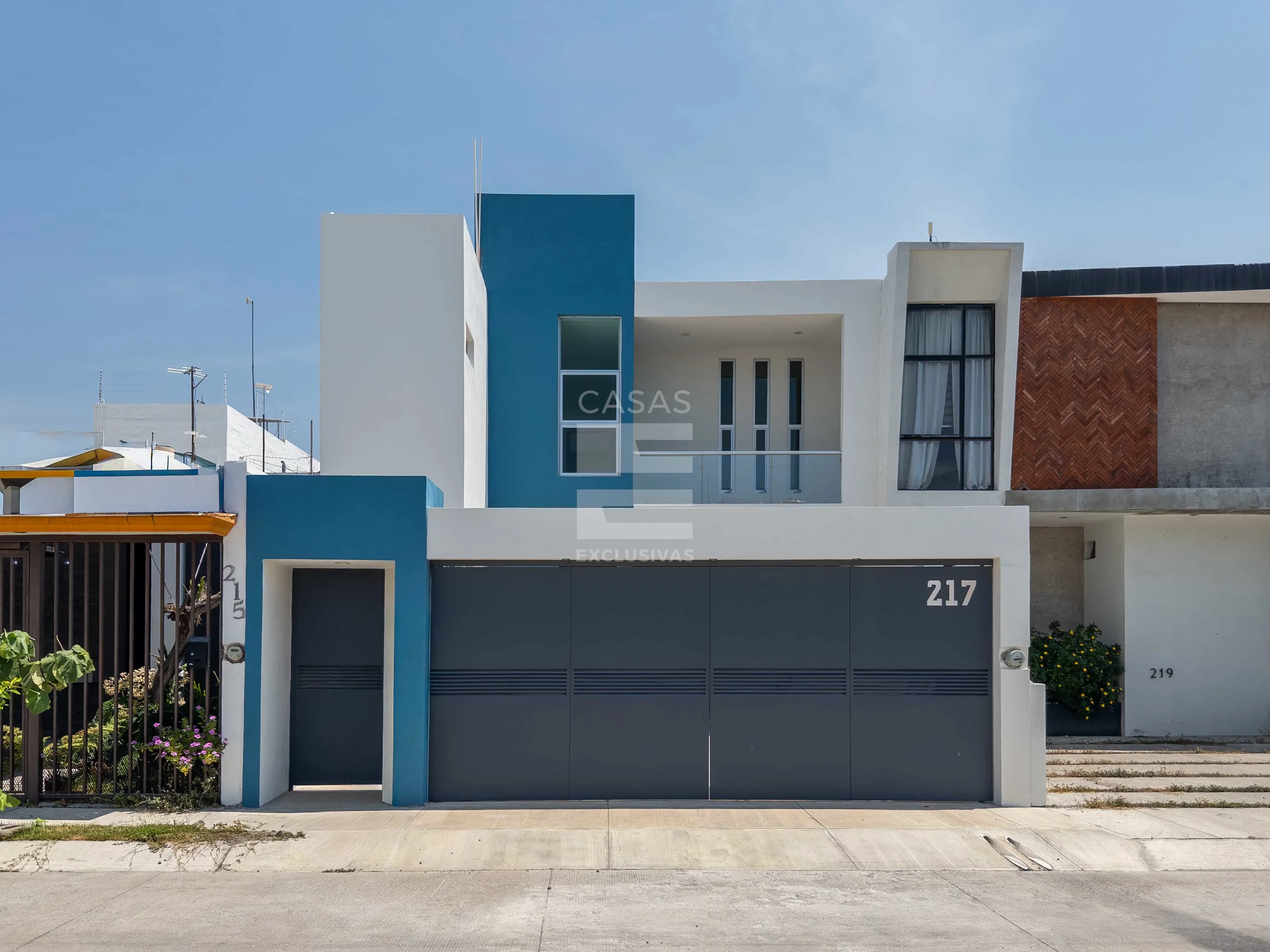 Casa en venta al norte de Colima en zona residencial, a pasos de jardines