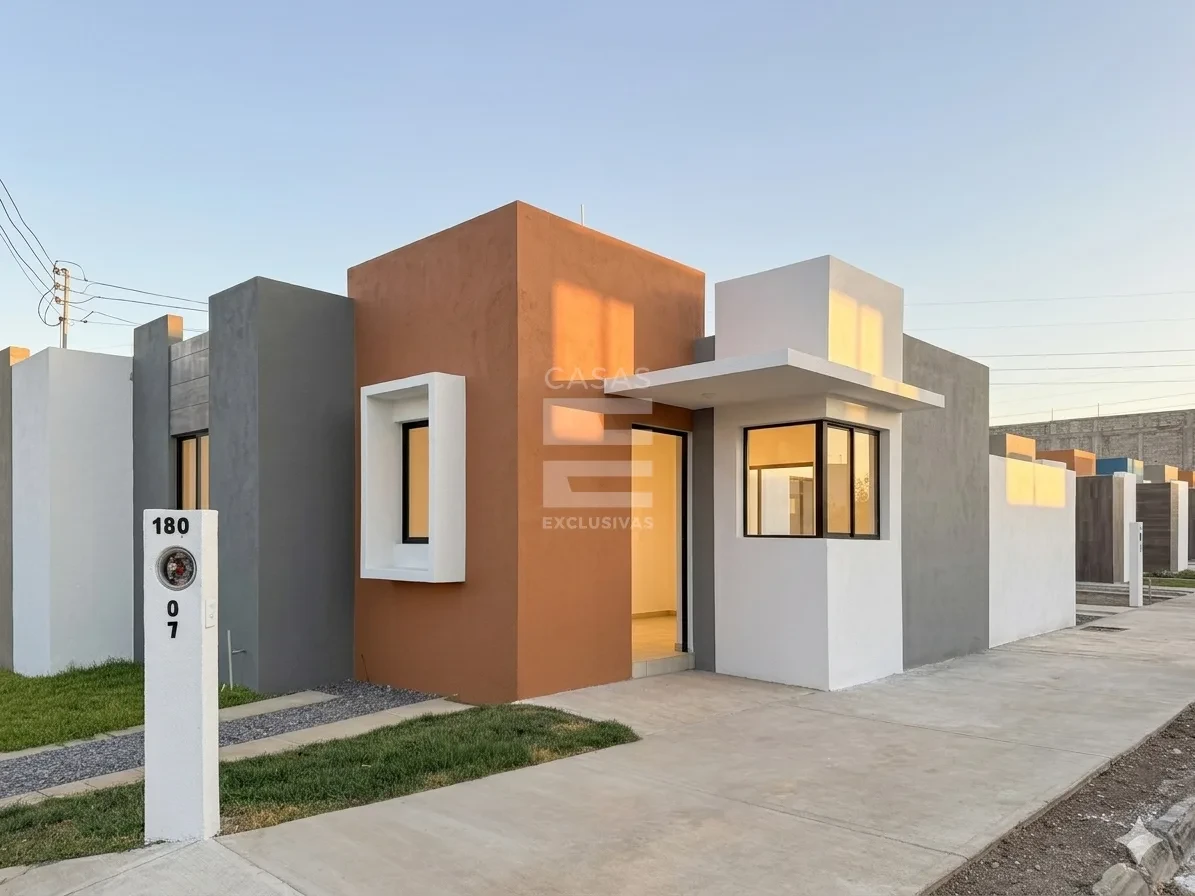 Casa en venta en esquina en zona sur de Villa de Álvarez, Colima