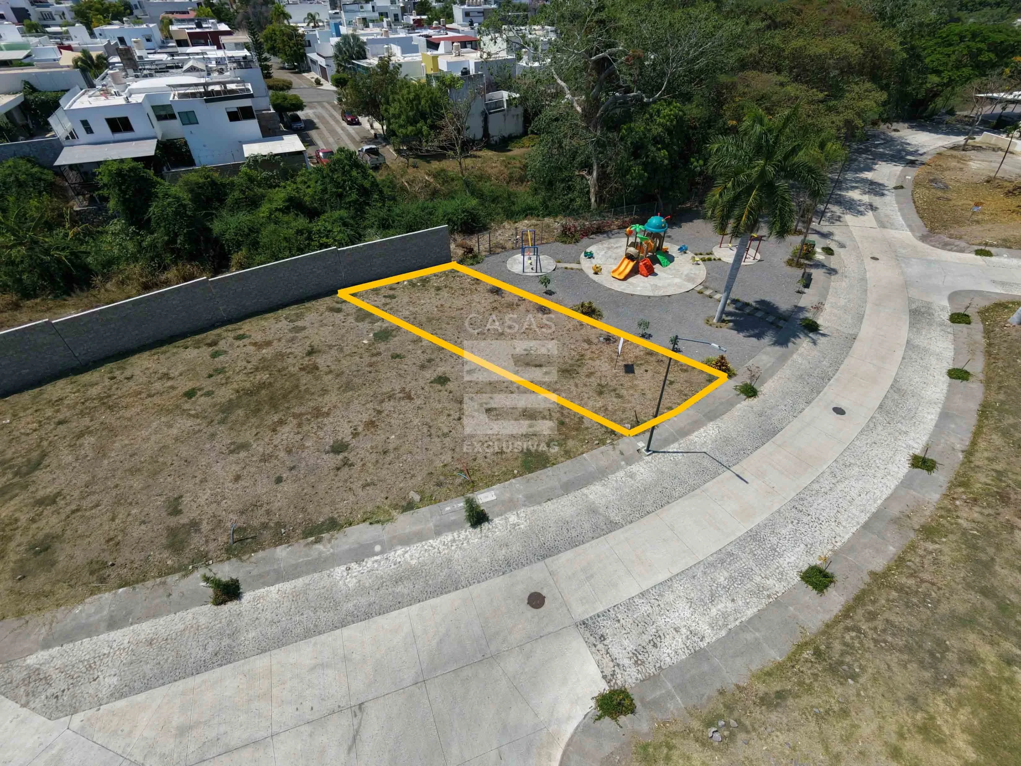 Hermoso terreno en venta dentro de Coto Privado al norte de Colima