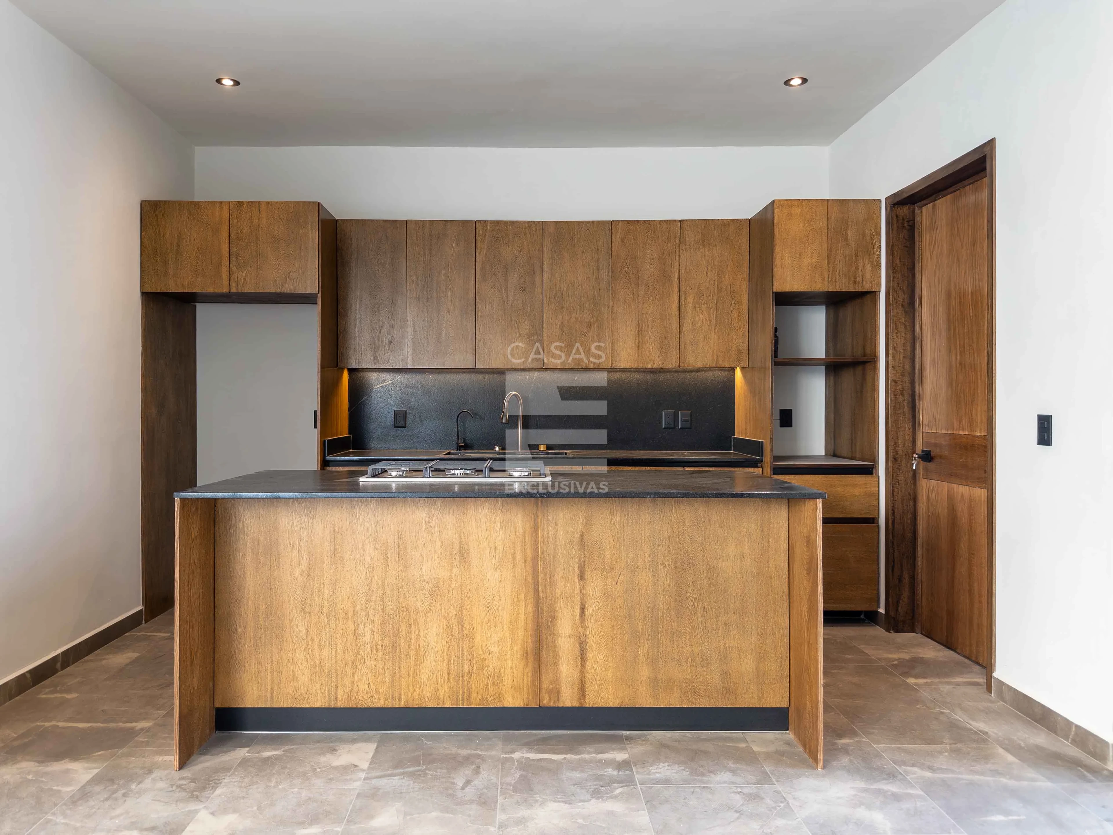 Bellísima casa de un piso en venta al norte de Colima con acabados de alto lujo 4