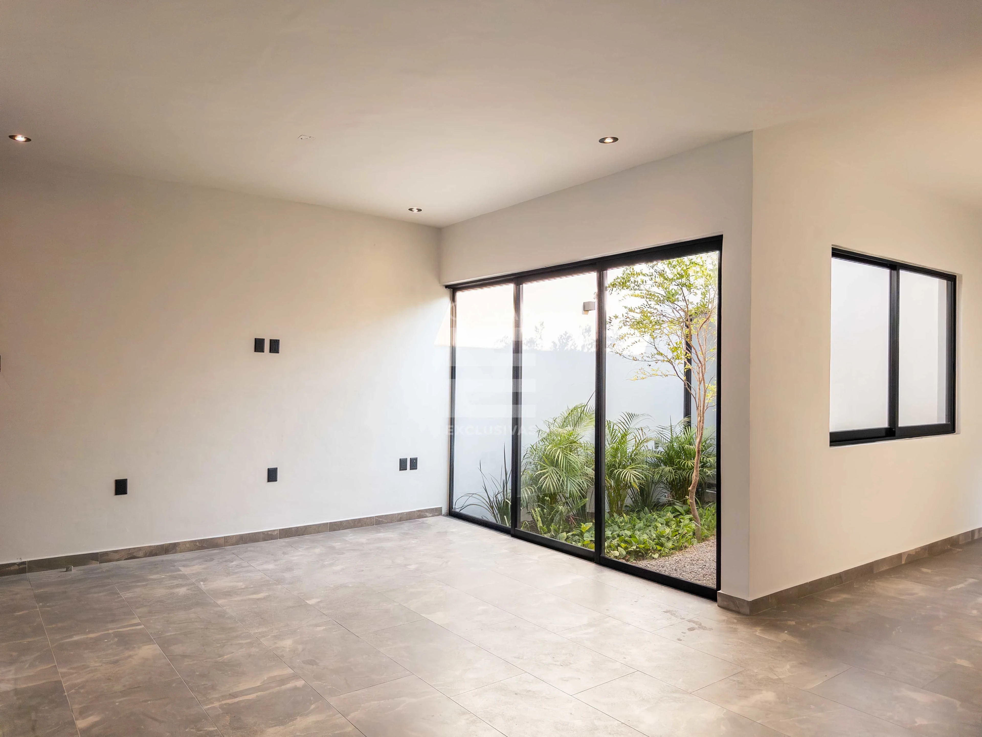 Bellísima casa de un piso en venta al norte de Colima con acabados de alto lujo 8