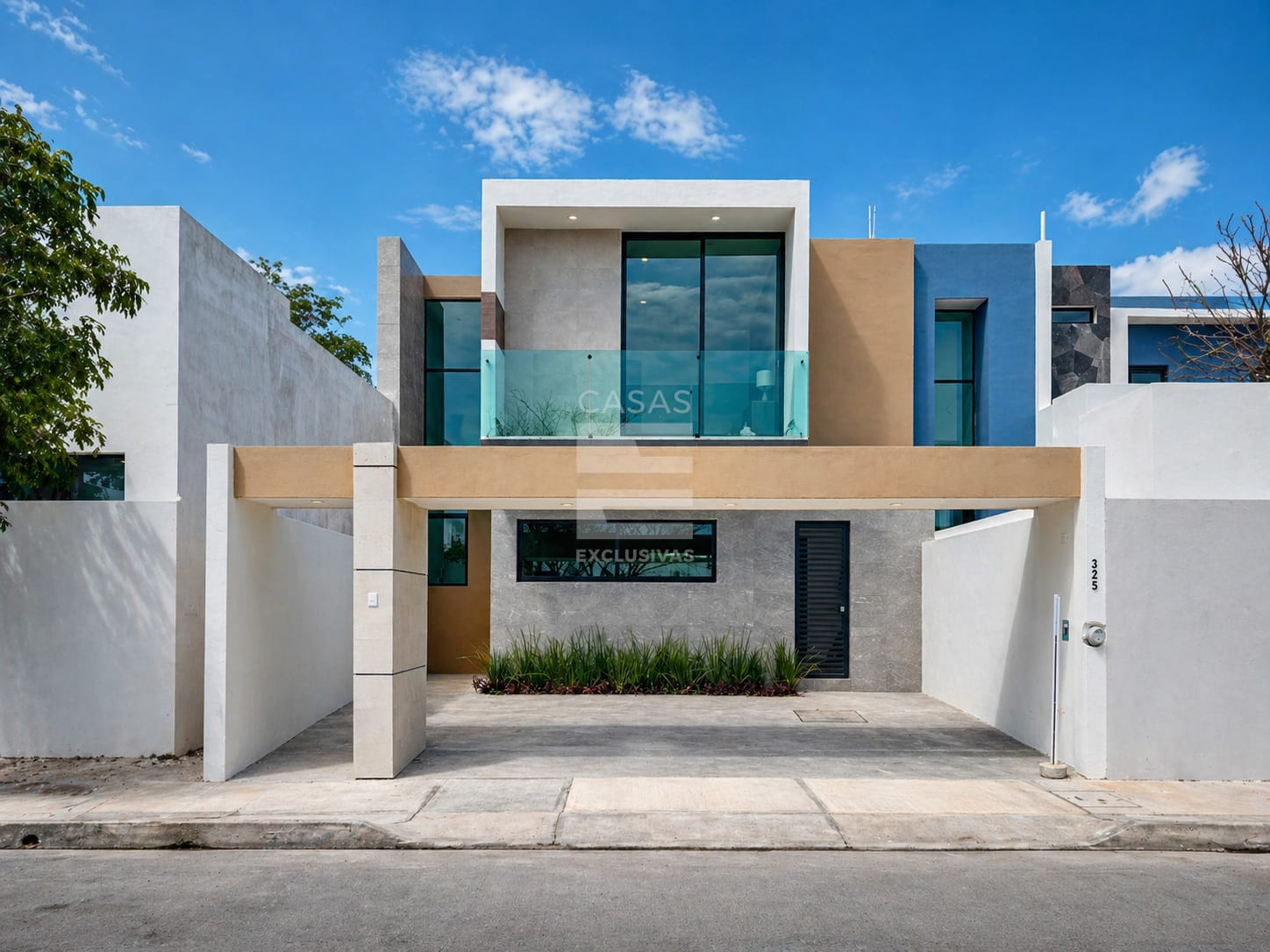 Casa en venta en Pedregal Residencial Colima con alberca privada y 4 recámaras