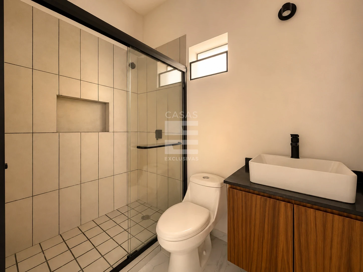 Casa en venta en Punto Rioja Colima con 3 recámaras y jardines interiores 6