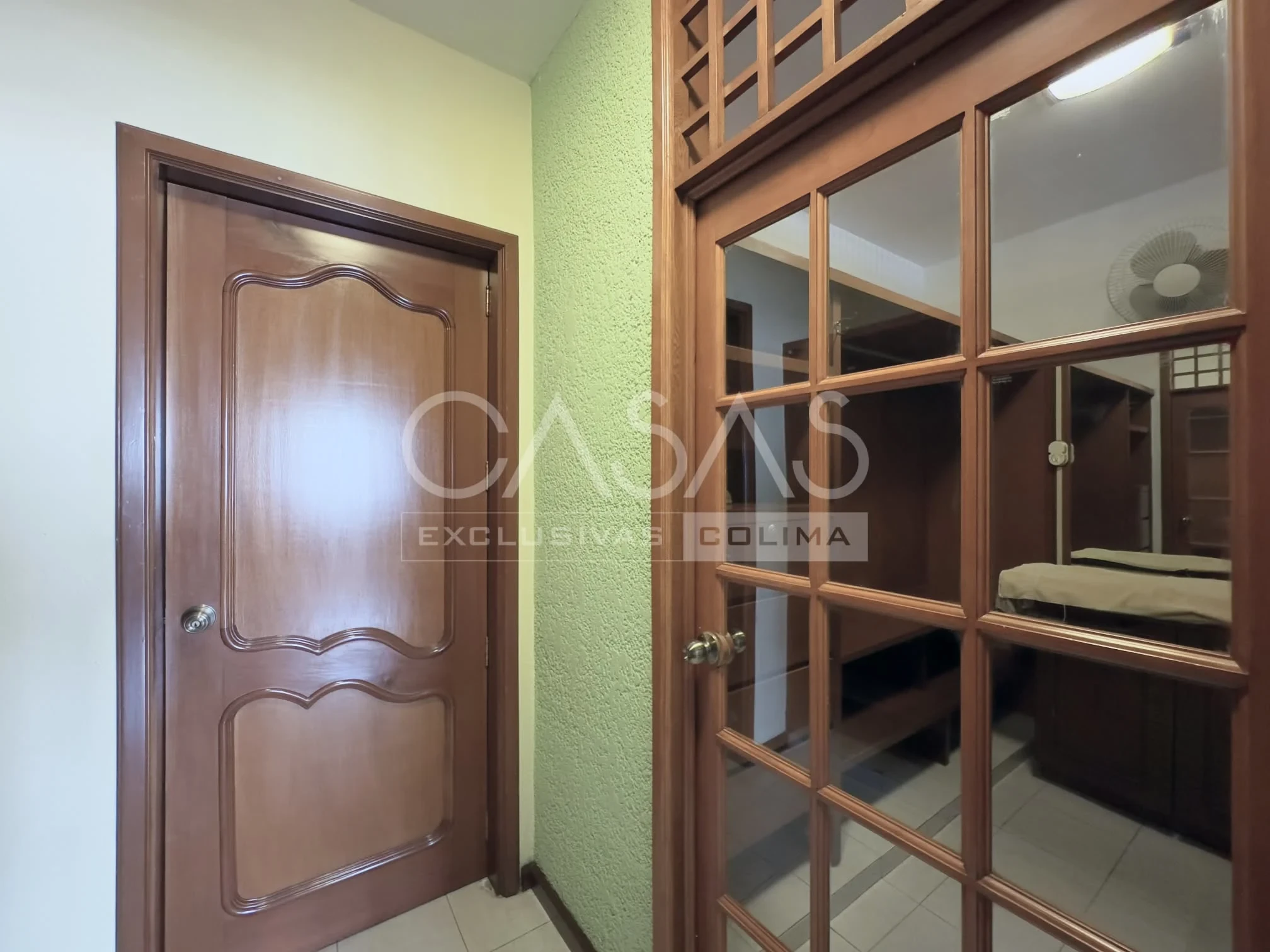 Casa en venta en Colima con carpintería de caoba, 4 recámaras y excelente ubicación 3