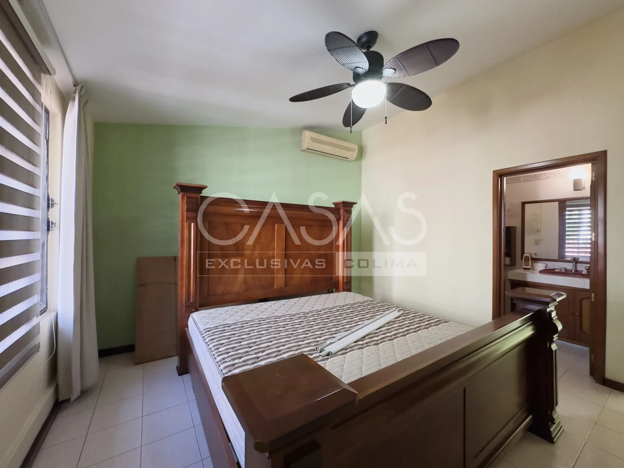 Casa en venta en Colima con carpintería de caoba, 4 recámaras y excelente ubicación 8