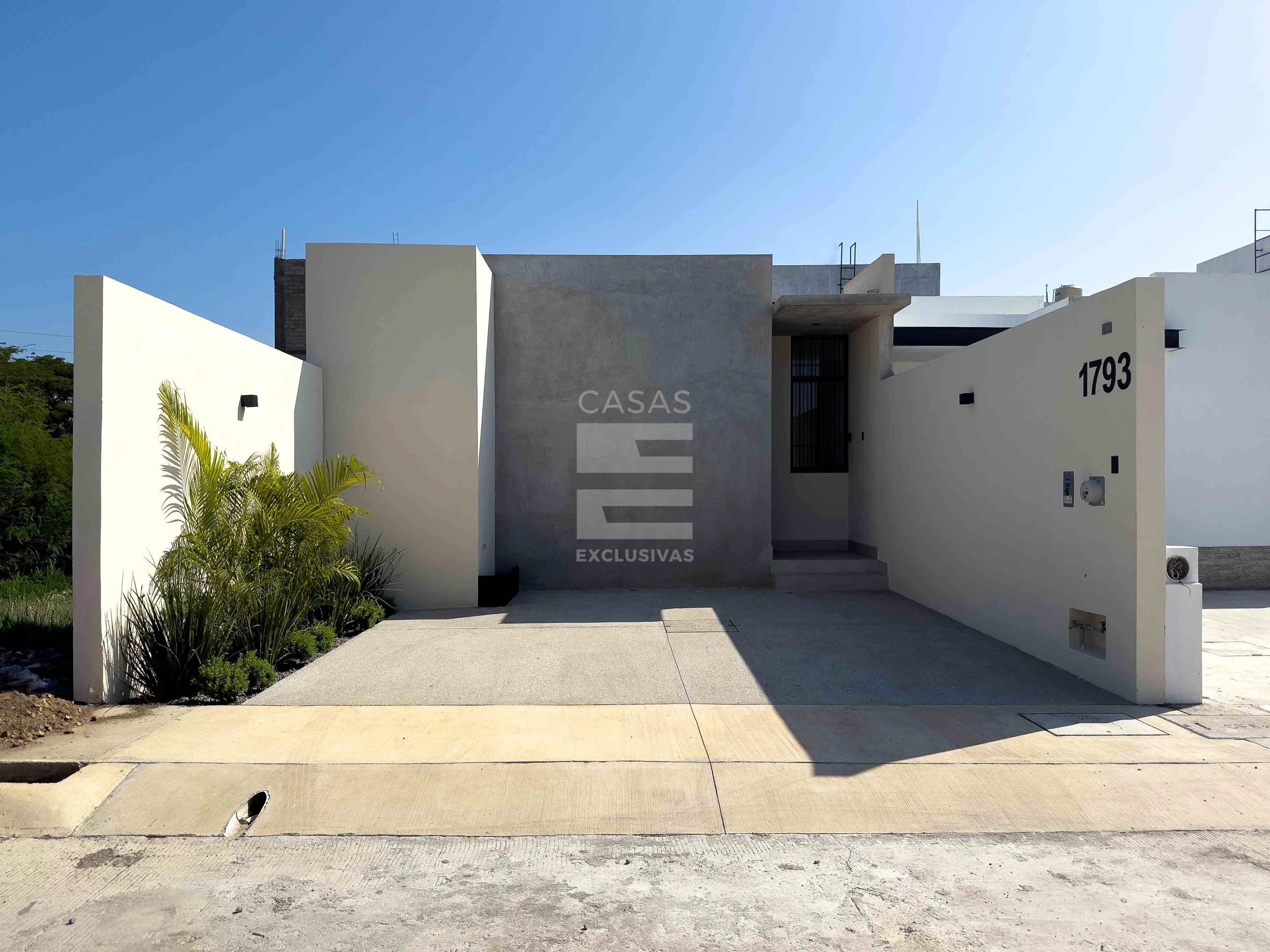 Casa en venta en Punto Rioja Colima con 2 recámaras y jardines interiores