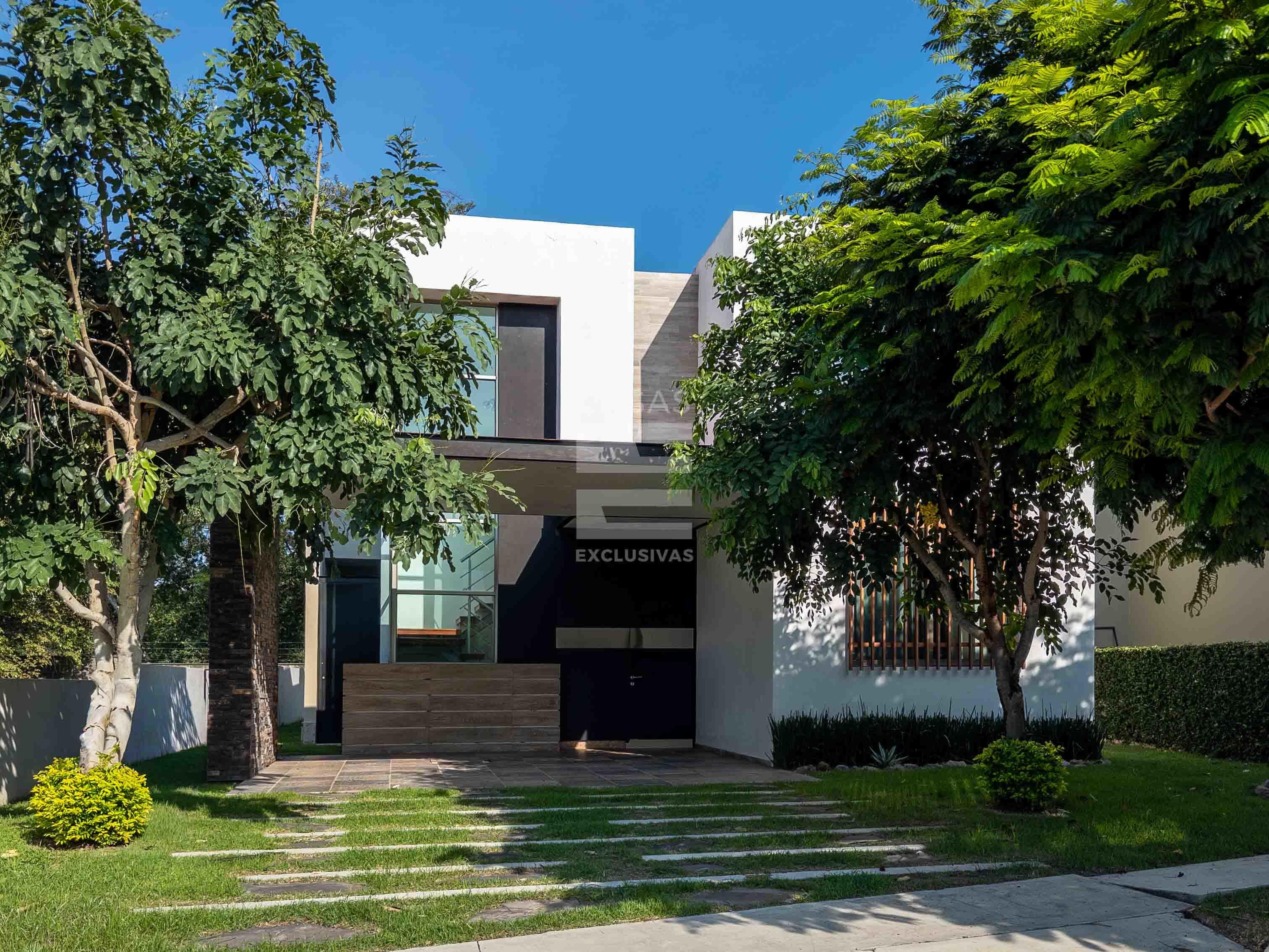 Imagen de Casa en venta de oportunidad en Altozano Colima Residencia con amplio terreno