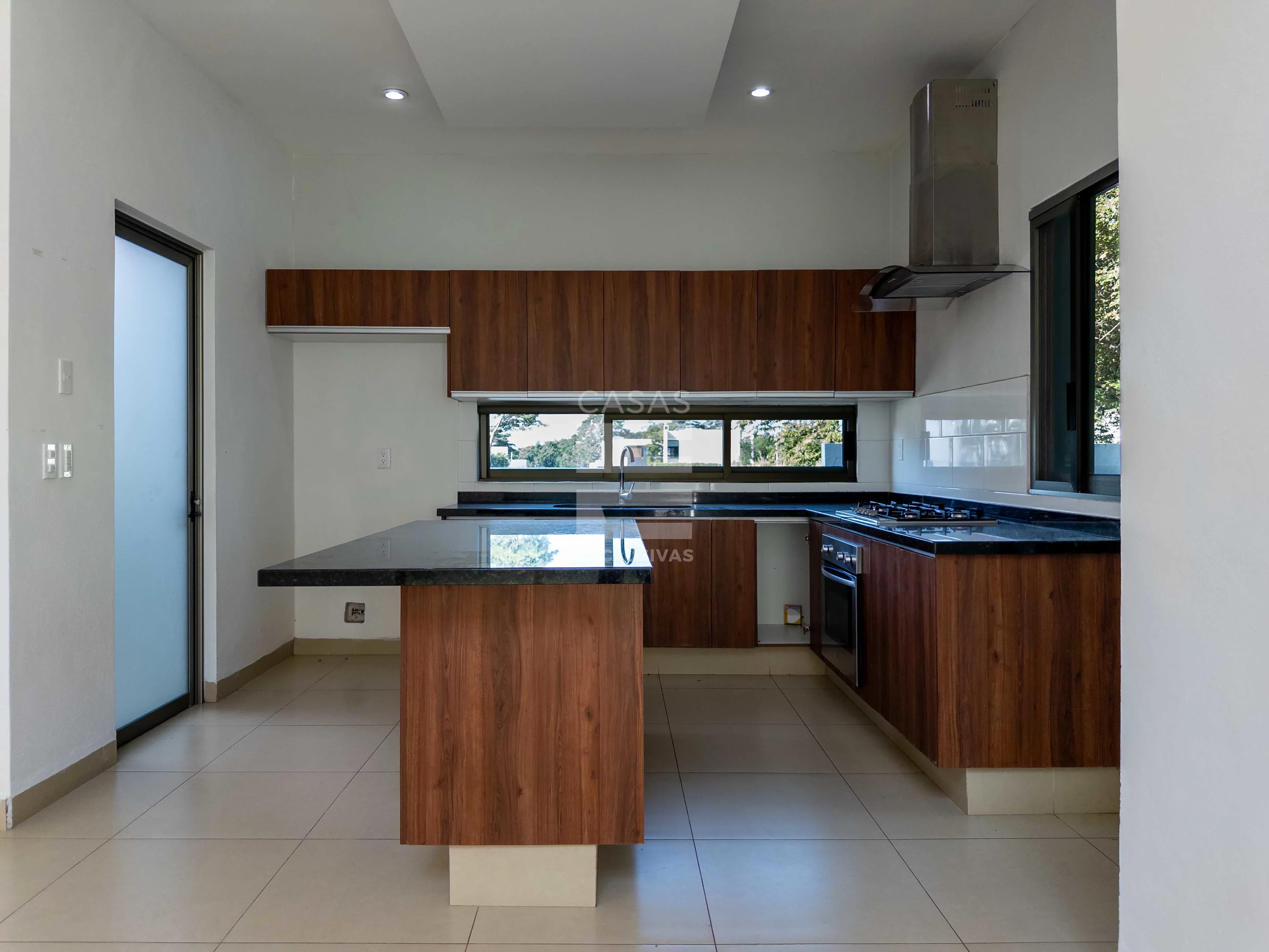 Casa en venta de oportunidad en Altozano Colima Residencia con amplio terreno 6