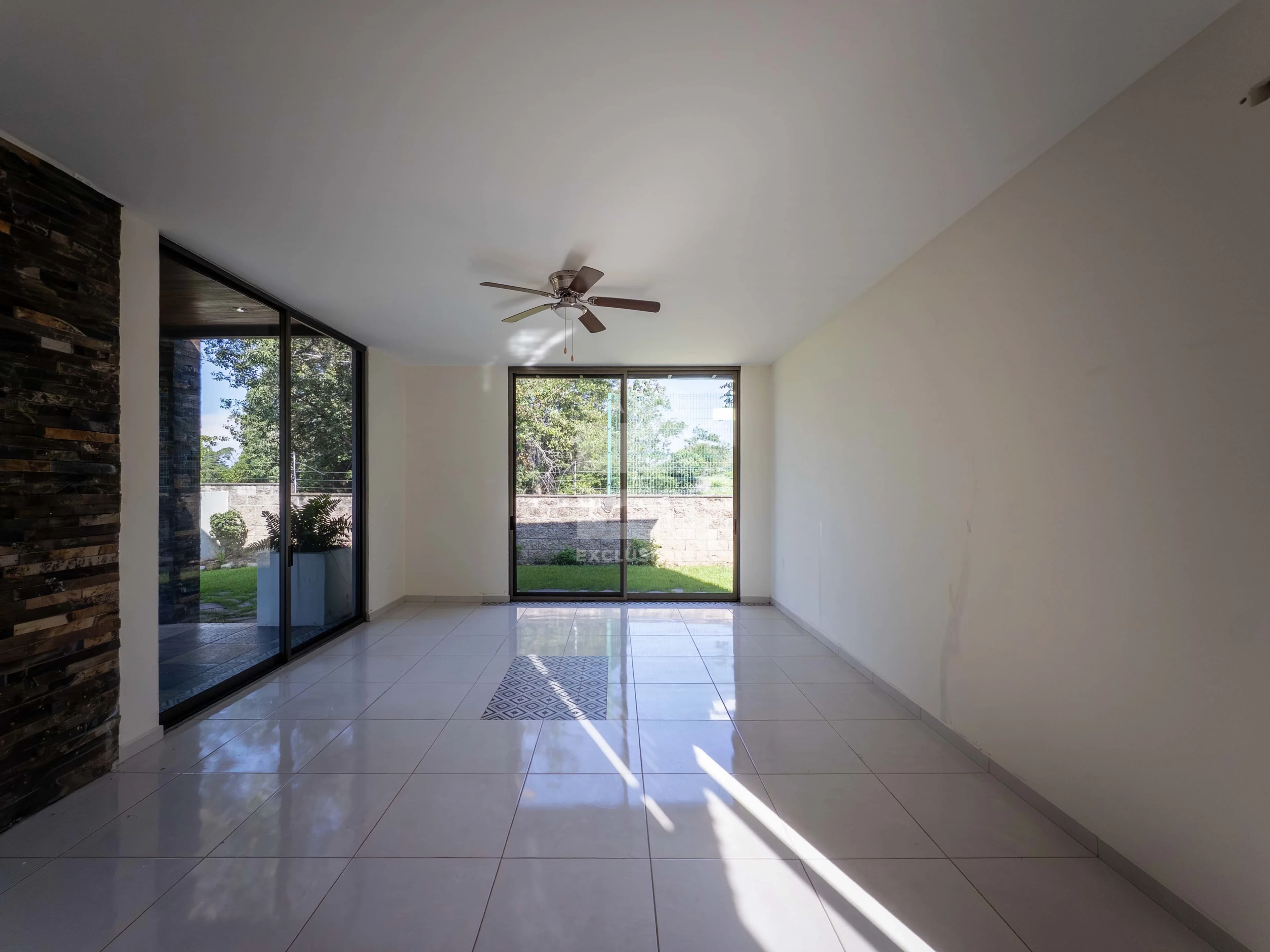 Casa en venta de oportunidad en Altozano Colima Residencia con amplio terreno 4